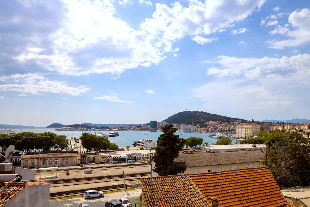 Luxury Apartment Olavia Rooftop Terrace & Seaview สปลิท ภายนอก รูปภาพ